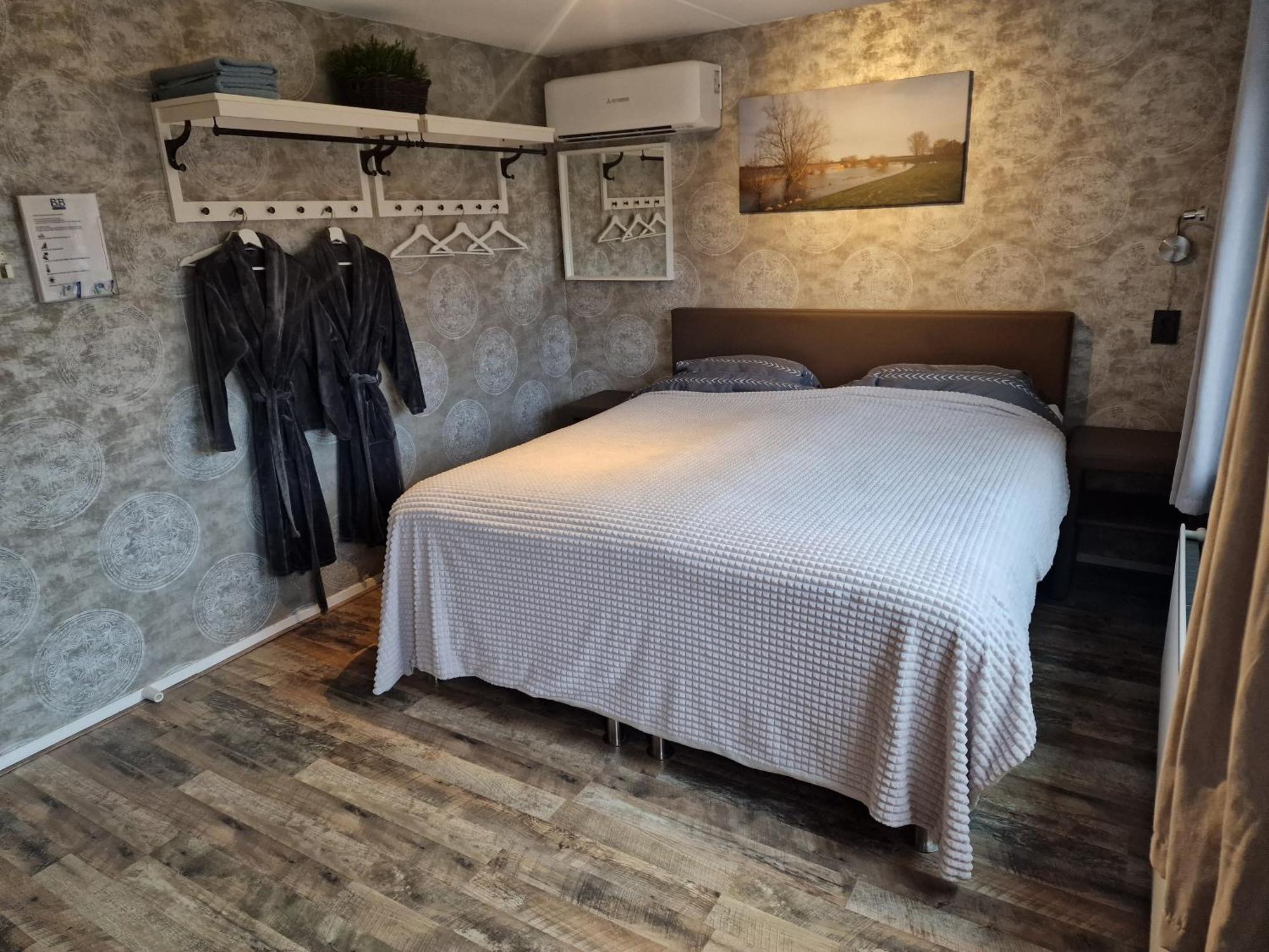 Bed & Budget Mackenzieplaats Wilp エクステリア 写真